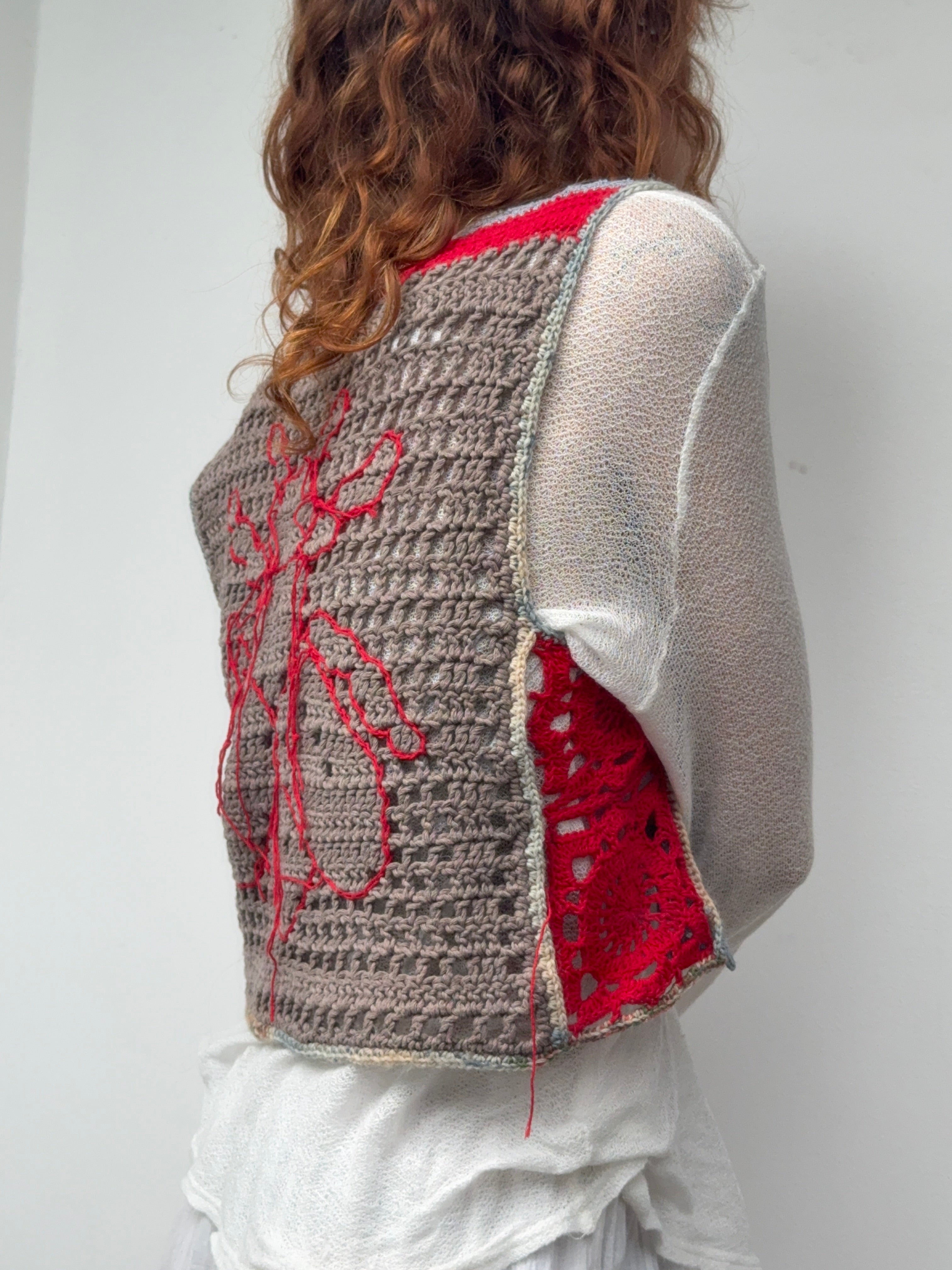Mukha Vest